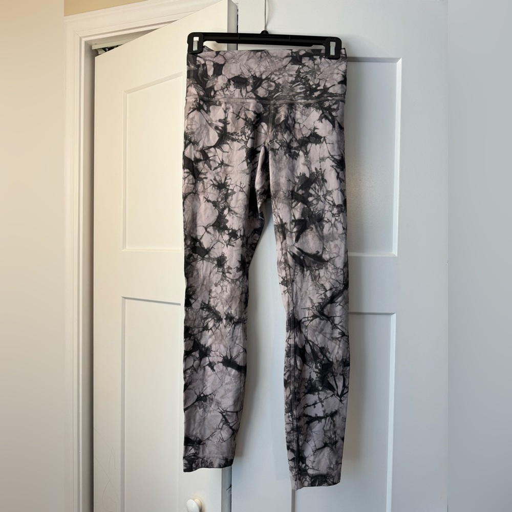Lululemon wunder under tie dye leggings. Light purple and gray. Size 4.